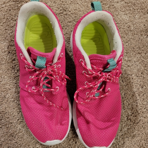 Nike shoes - Picture 4 of 7